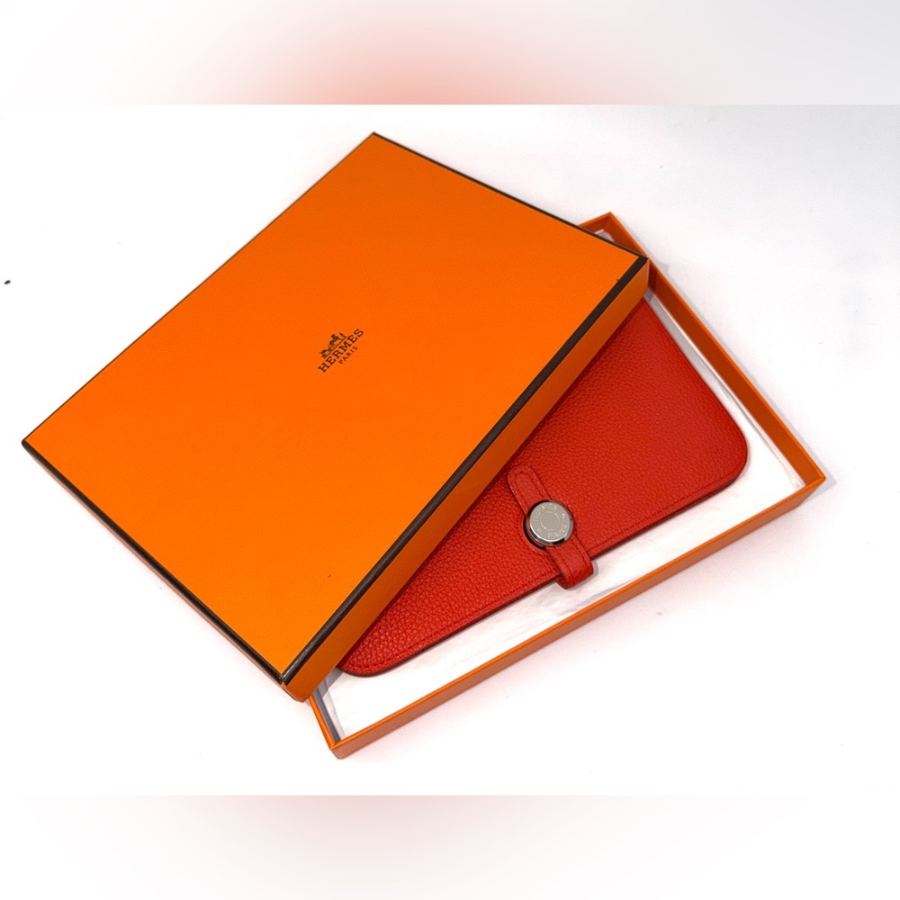 Authentic Hermes Dogon GM wallet, Orange color Leather
